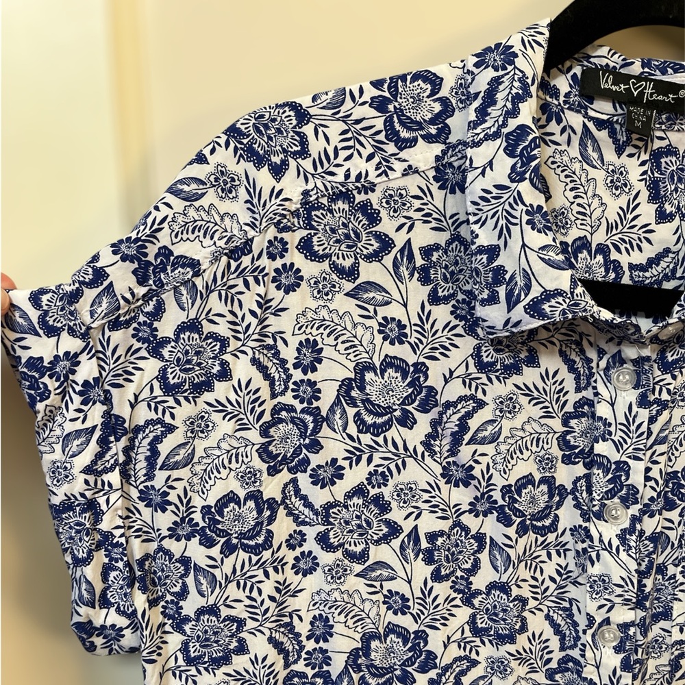 Velvet Heart Buttondown Shirt - Picture 2 of 3